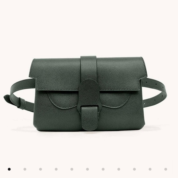 Aria belt bag from Senreve - forest green in color - Picture 7 of 8